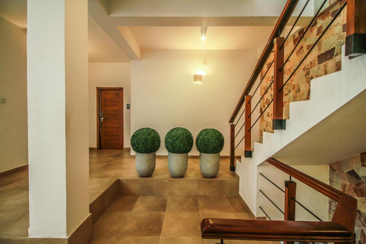Oyo 314 Neo Holiday Home Katunayake Exterior photo