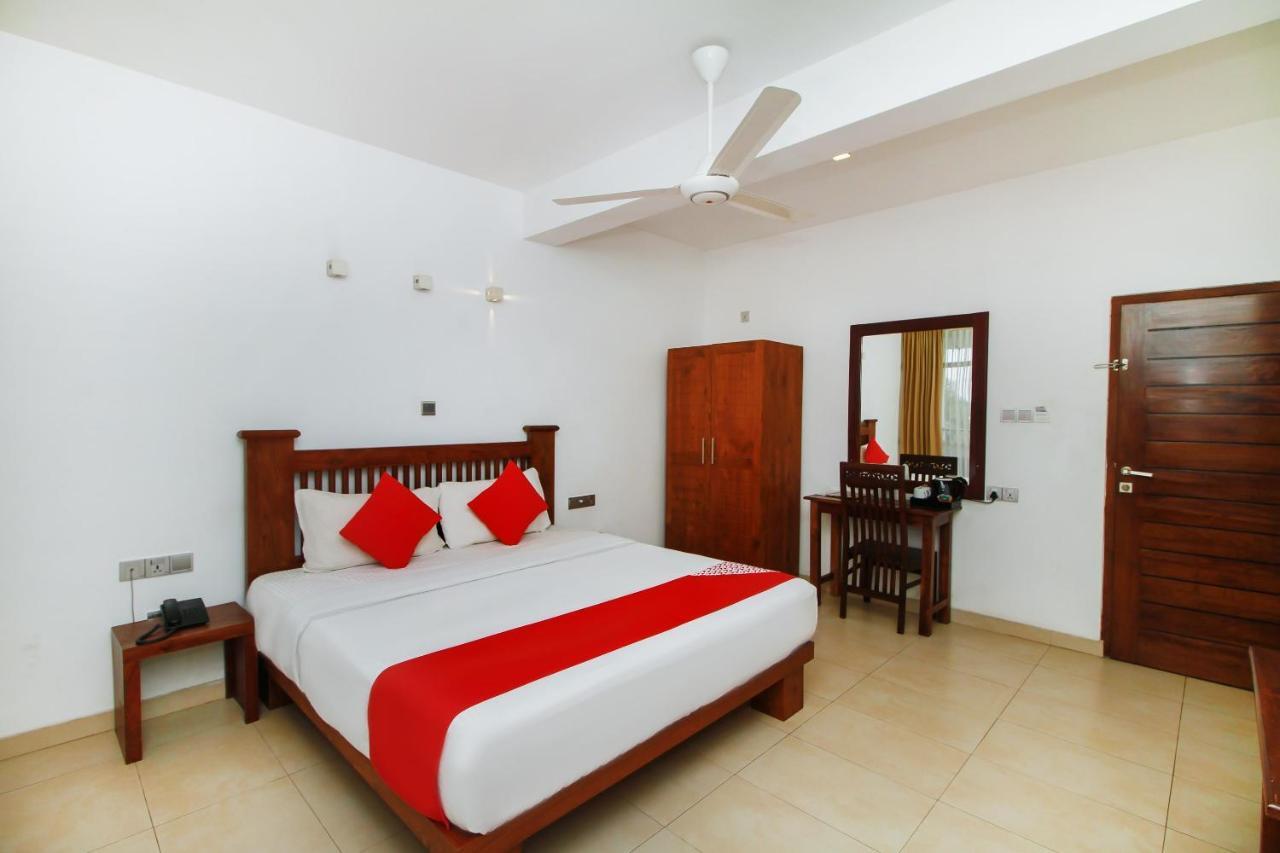 Oyo 314 Neo Holiday Home Katunayake Exterior photo