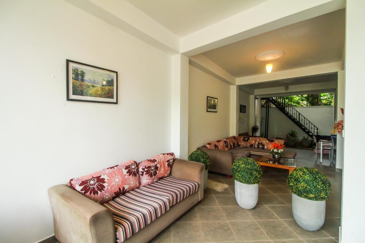 Oyo 314 Neo Holiday Home Katunayake Exterior photo